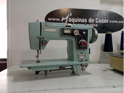 Maquina familiar zigzadora